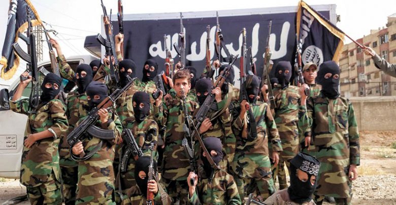 نوجوان داعشی، غیرتی شد و فرمانده‌اش را کشت!